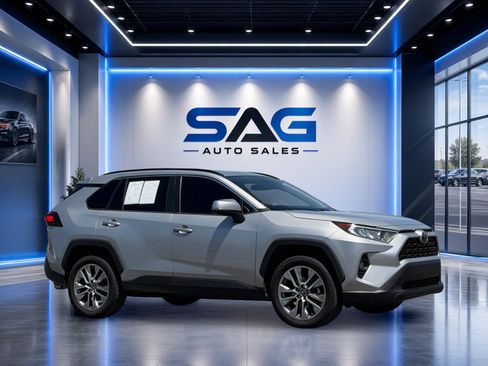 Used 2019 Toyota RAV4 XLE Premium w/ Cold Weather Package FWD image 2