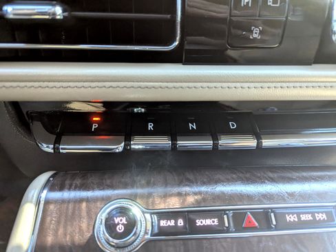 Used 2020 Lincoln Aviator Reserve w/ Equipment Group 202A image 26