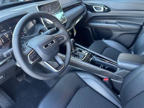 New 2026 Jeep Compass Latitude image 7