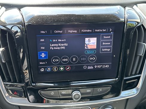 Used 2021 Chevrolet Traverse LT FWD image 27