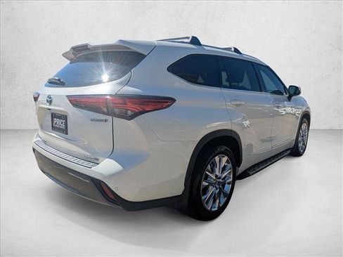 Used 2021 Toyota Highlander Limited image 5