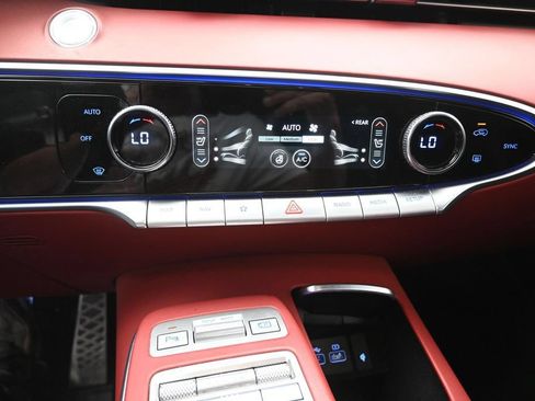 Used 2022 Genesis GV70 3.5T Sport w/ Sport Prestige Package AWD/4WD image 4