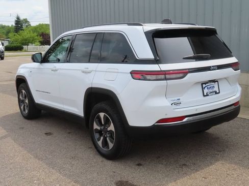 Used 2023 Jeep Grand Cherokee 4WD 4xe image 12