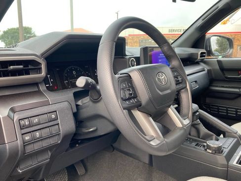 Certified 2026 Toyota 4Runner SR5 AWD/4WD image 9