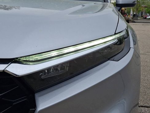Used 2024 Honda CR-V EX image 10