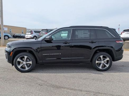 New 2026 Jeep Grand Cherokee Limited w/ Luxury Tech Group II AWD/4WD image 6