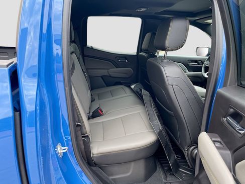 Used 2025 Chevrolet Colorado ZR2 w/ Technology Package AWD/4WD image 29
