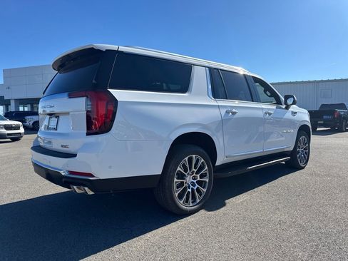 New 2026 GMC Yukon XL Denali w/ LPO, Floor Liner Package AWD/4WD image 6
