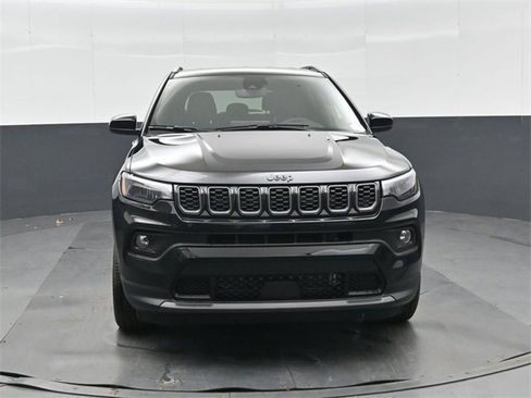 New 2026 Jeep Compass Latitude image 9