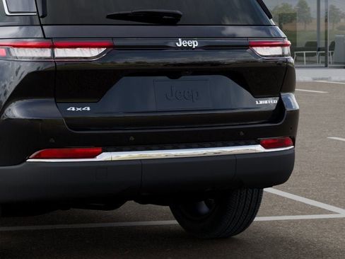 New 2026 Jeep Grand Cherokee Limited w/ Luxury Tech Group II AWD/4WD image 13