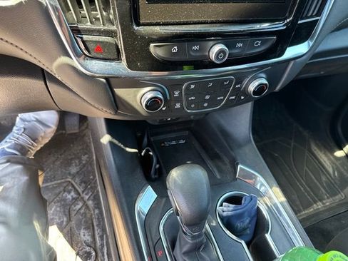 Used 2023 Chevrolet Traverse LT w/ Rear Camera Mirror Package AWD/4WD image 8
