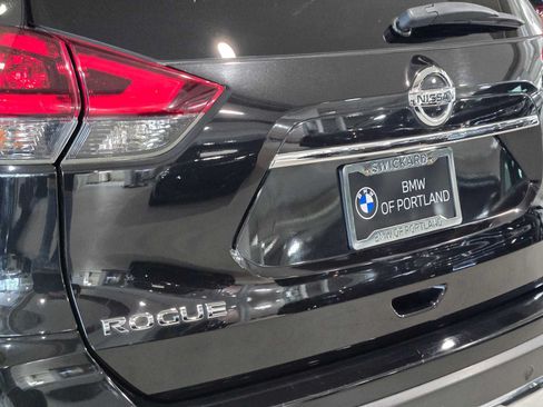Used 2019 Nissan Rogue SV FWD image 13