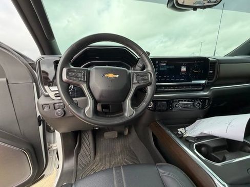 Used 2024 Chevrolet Silverado 2500 High Country w/ Technology Package AWD/4WD image 15