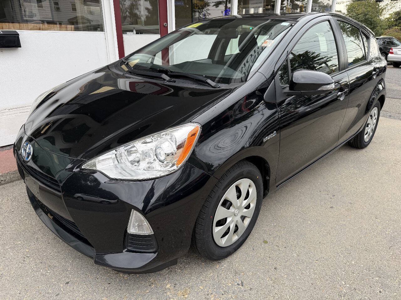 Used 2014 Toyota Prius C Two FWD image 2