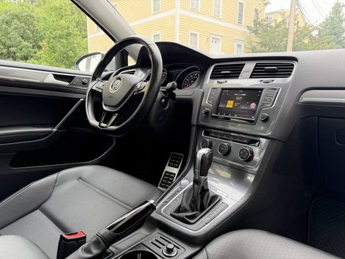 Used 2017 Volkswagen Golf Alltrack SE AWD/4WD image 17