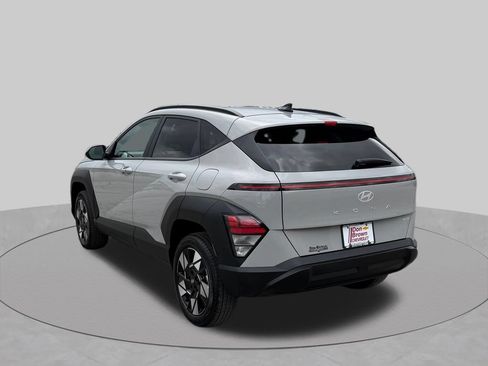 Used 2025 Hyundai Kona SEL AWD/4WD image 8