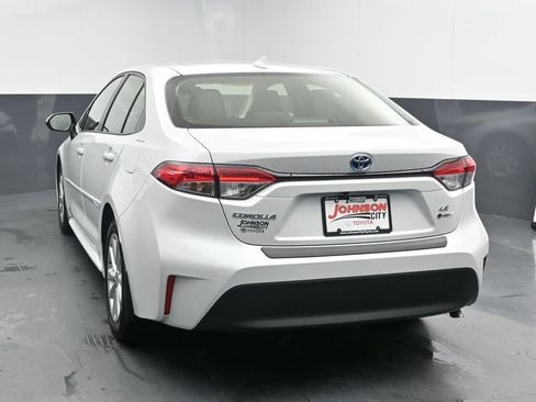 Used 2025 Toyota Corolla LE image 6