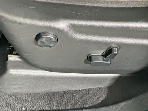 Used 2020 Jeep Grand Cherokee Altitude RWD image 13
