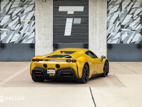 Used 2023 Ferrari SF90 Spider AWD/4WD image 15