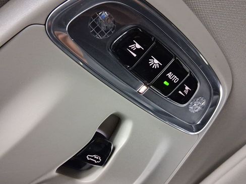 Used 2020 Volvo XC90 T6 Momentum w/ Protection Package image 26