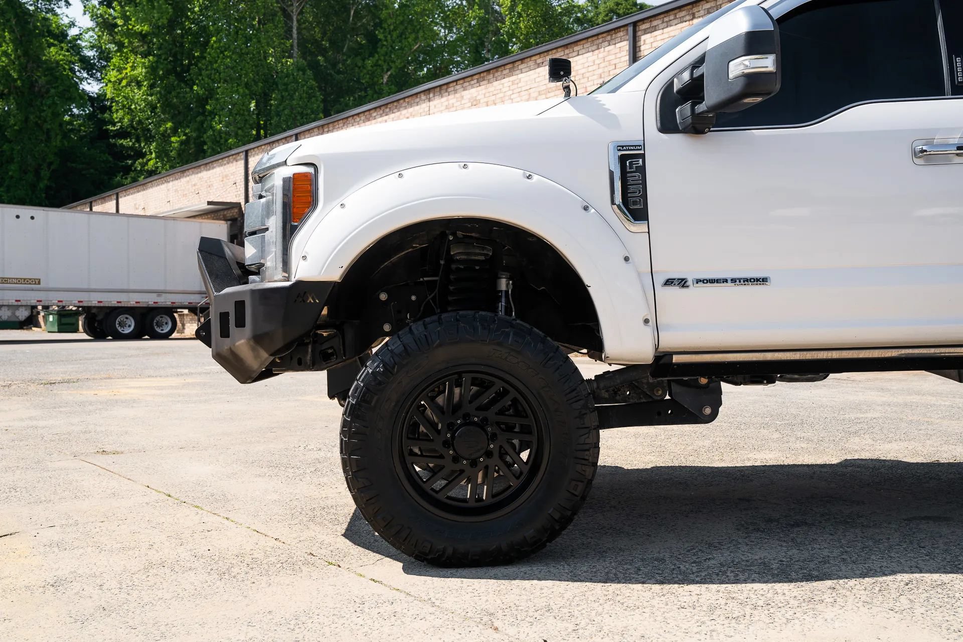 Used 2017 Ford F250 Platinum w/ Platinum Ultimate Package AWD/4WD image 3