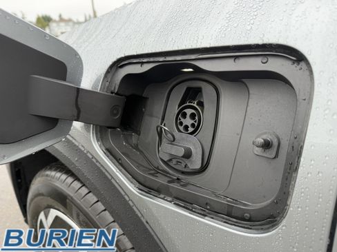 New 2026 Chevrolet Equinox EV LT image 38