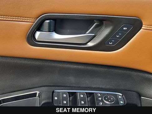 Used 2023 Nissan Pathfinder Platinum w/ Cargo Package FWD image 15
