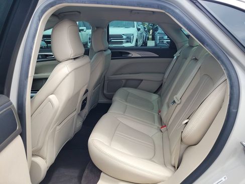 Used 2020 Lincoln MKZ FWD image 10