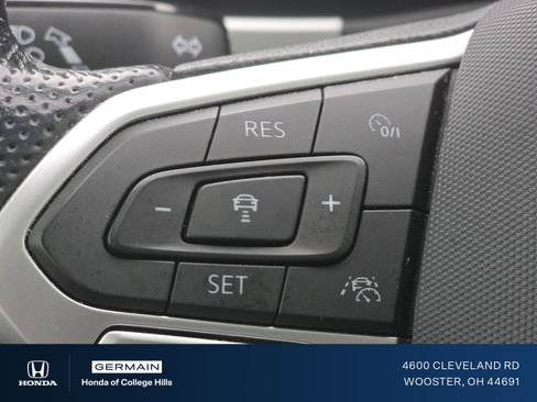 Used 2021 Volkswagen Atlas SEL R-Line image 15