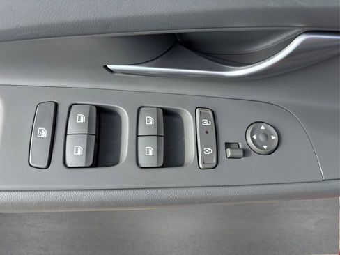 Certified 2025 Hyundai Elantra Sport FWD image 34