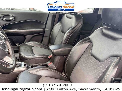 Used 2018 Jeep Compass Latitude w/ Popular Equipment Group FWD image 16