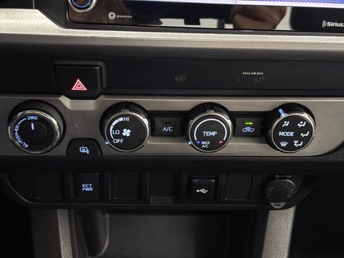 Used 2022 Toyota Tacoma SR5 w/ SR5 Appearance Package (SM) AWD/4WD image 18