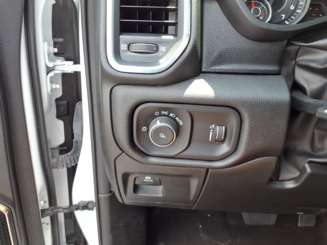 Used 2024 RAM 1500 Laramie AWD/4WD image 11