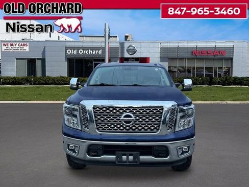 Used 2019 Nissan Titan SL w/ Chrome Package image 2