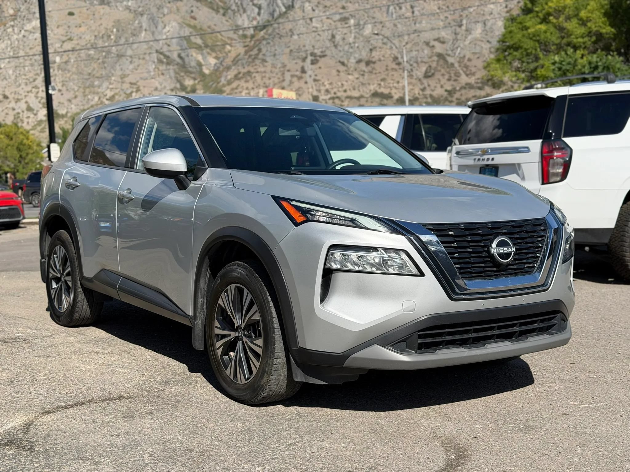 Used 2023 Nissan Rogue SV AWD/4WD image 1