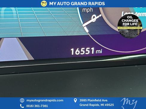 Used 2025 Volkswagen Atlas SE AWD/4WD image 17
