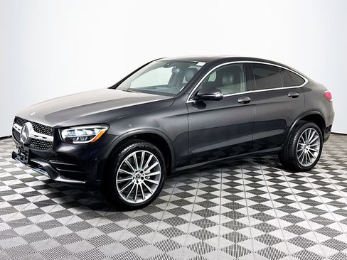 Used 2021 Mercedes-Benz GLC 300 4MATIC Coupe image 4