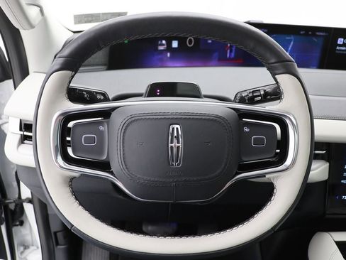 Used 2025 Lincoln Navigator L Reserve image 29