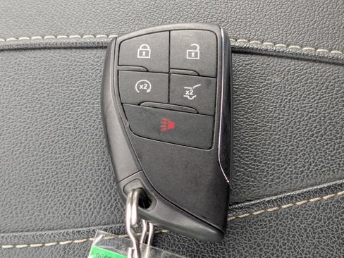 Used 2024 Chevrolet Traverse LS AWD/4WD image 38