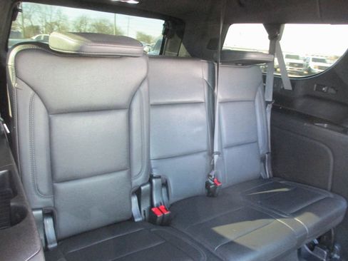 Used 2023 Chevrolet Suburban Z71 w/ Luxury Package image 23
