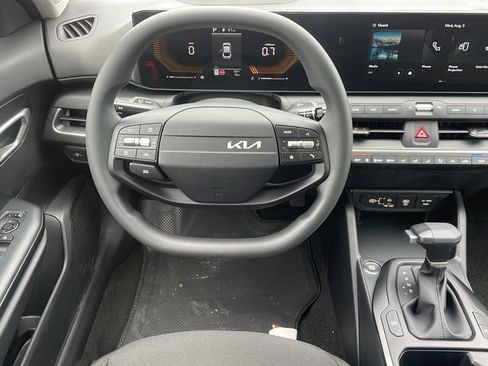 New 2026 Kia K4 FWD image 15