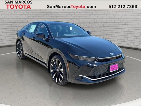 New 2026 Toyota Crown Platinum image 3