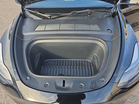 Used 2023 Tesla Model Y Long Range image 31