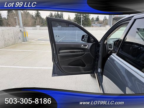 Used 2018 Dodge Durango SXT w/ 3rd Row Seating Group AWD/4WD image 31