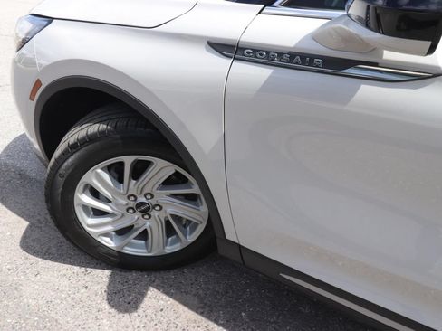 Used 2024 Lincoln Corsair FWD image 3