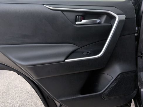 Used 2022 Toyota RAV4 XLE Premium FWD image 30