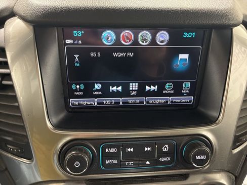 Used 2019 Chevrolet Suburban LT image 18