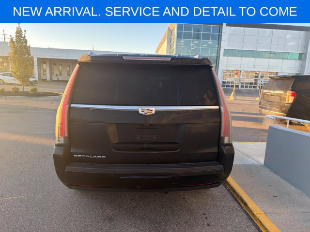 Used 2020 Cadillac Escalade Luxury AWD/4WD image 10