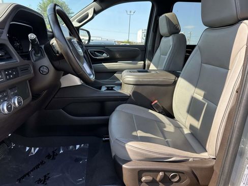 Certified 2023 GMC Yukon XL SLT w/ SLT Premium Package AWD/4WD image 22