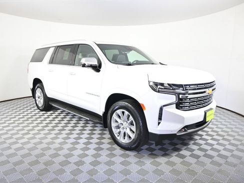 Used 2023 Chevrolet Suburban Premier w/ Advanced Technology Package AWD/4WD image 9